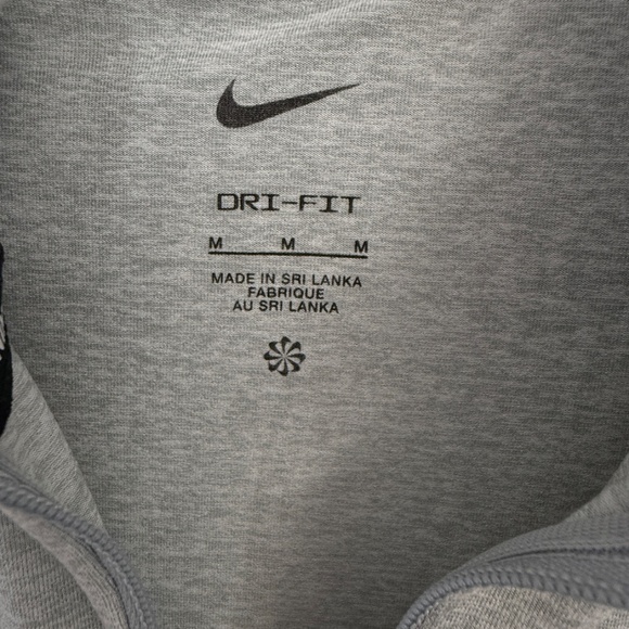 Nike Women's Dri-Fit Element Long Sleeve 1/2 zip top SZ Med NWT - Picture 6 of 8